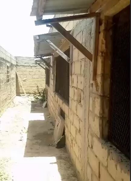 poulailler à vendre de 450m² situé à Bambilor