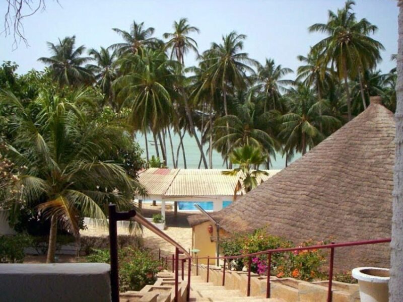 A Vendre - Hôtel Coco Beach – Pieds dans l’eau à Mbour – 3 milliards FCFA