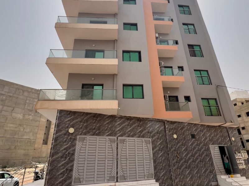 INVESTISSEMENT IMMOBILIER DAKAR : Immeuble R+7 Angle à Ngor Almadies – 850 M FCFA – Titre Foncier Individuel