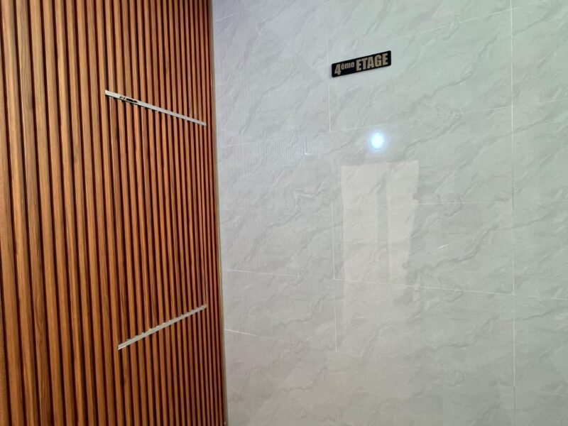 INVESTISSEMENT IMMOBILIER DAKAR : Immeuble R+7 Angle à Ngor Almadies – 850 M FCFA – Titre Foncier Individuel