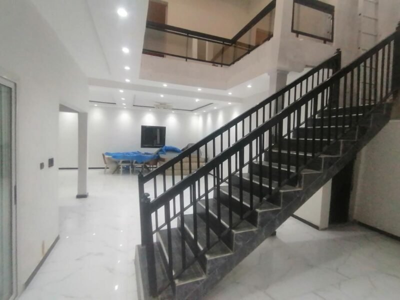 Splendide Villa R+1 - 600 m² – Keur Ndiaye Lô