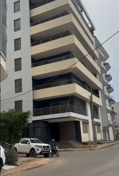 Exclusif : A Vendre Immeuble Cité Keur Gorgui (Dakar) Angle R+7